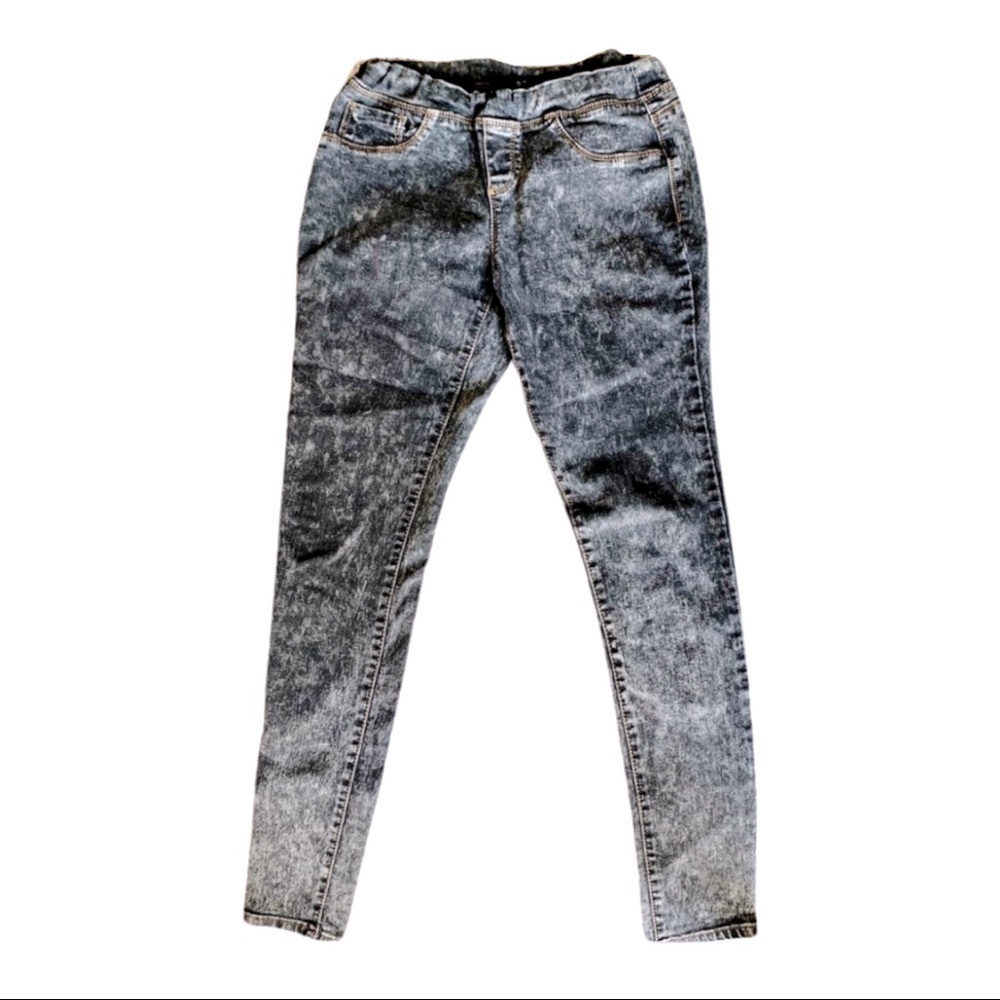 **5/$20** Tractor Black Stonewashed Skinny Jeans Size 7